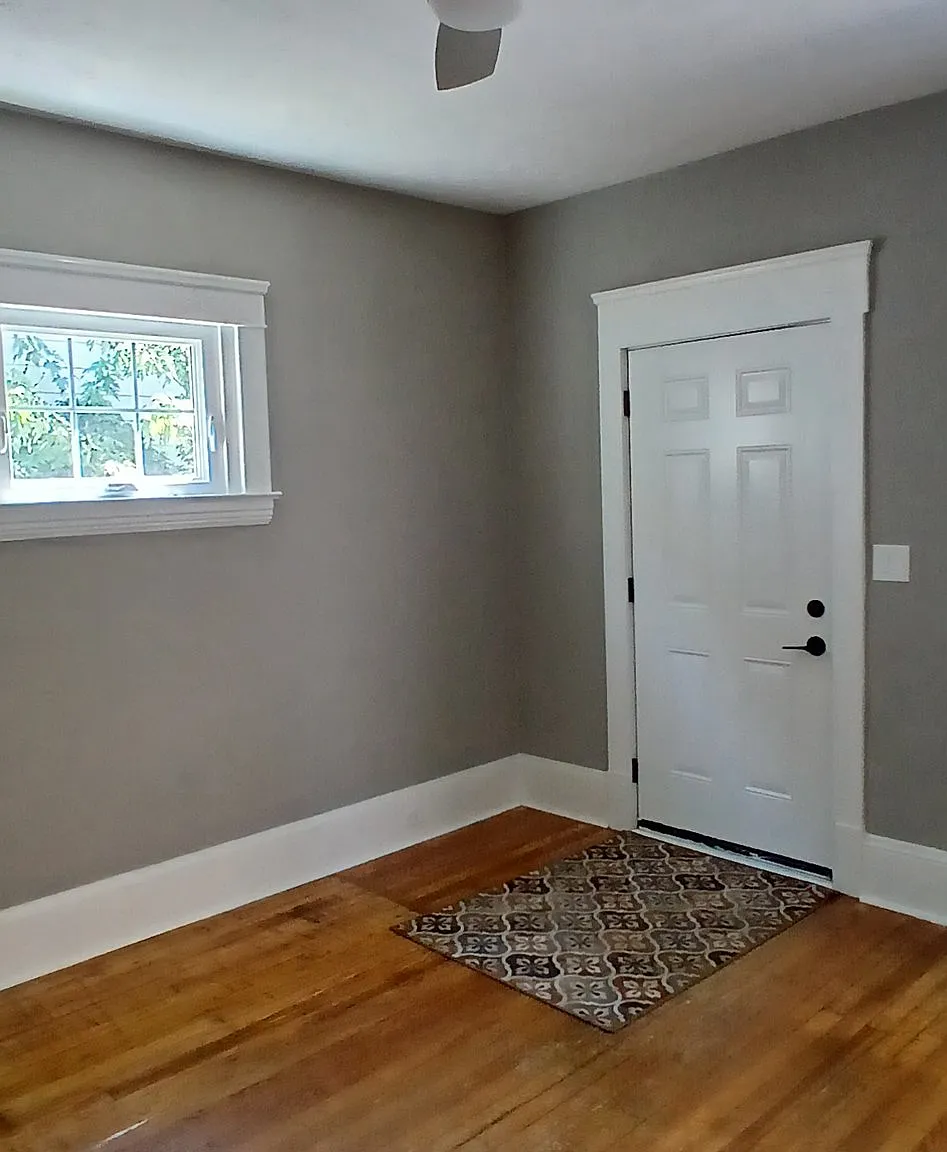 First Floor, 3 Bed, 1 Bath Unit in Cleveland | $1400/mo | Available 09/07/2026 — Photo 2
