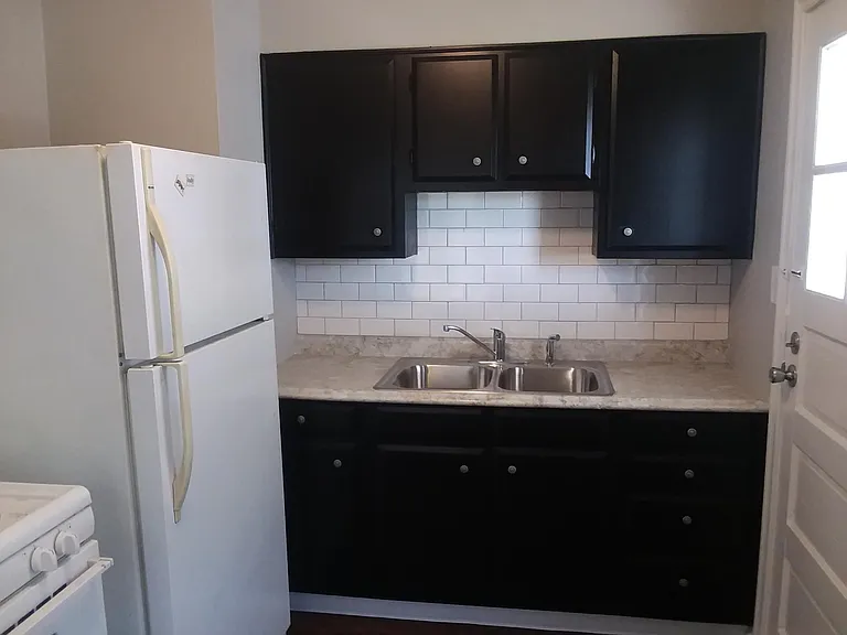 1621 Oliver Ave — Photo 11