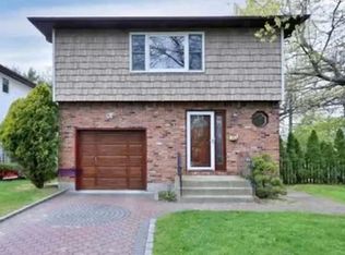 163 Latham Rd #2, Mineola, NY 11501