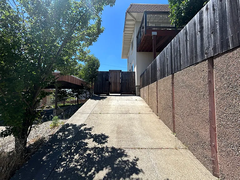 715 Sacramento St #A — Photo 16