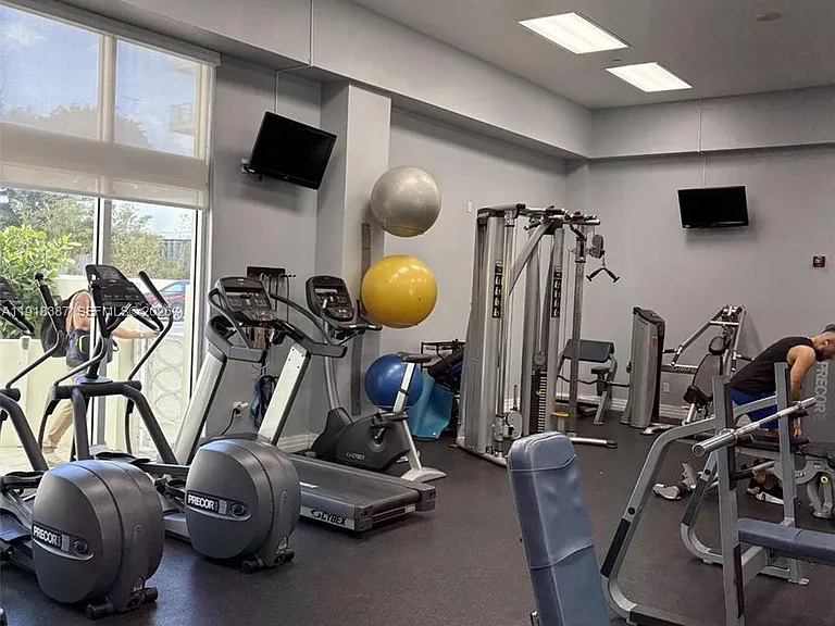 6917 Collins Ave #20 — Photo 26