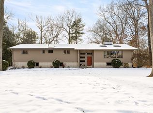 84 Brookhaven Dr, East Longmeadow, MA 01028