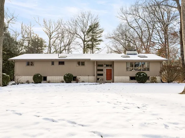 84 Brookhaven Dr, East Longmeadow, MA 01028