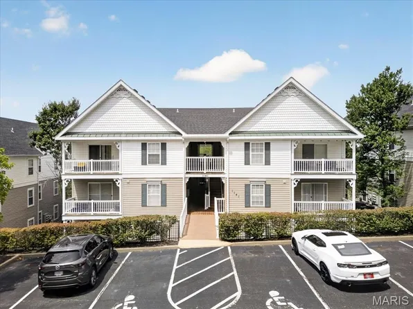1141 Arbor Creek Dr APT 1D, Saint Louis, MO 63122