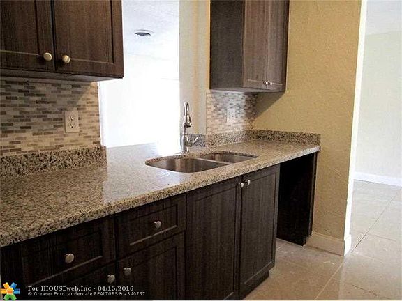 3rd image of 821 NE 51st Ct