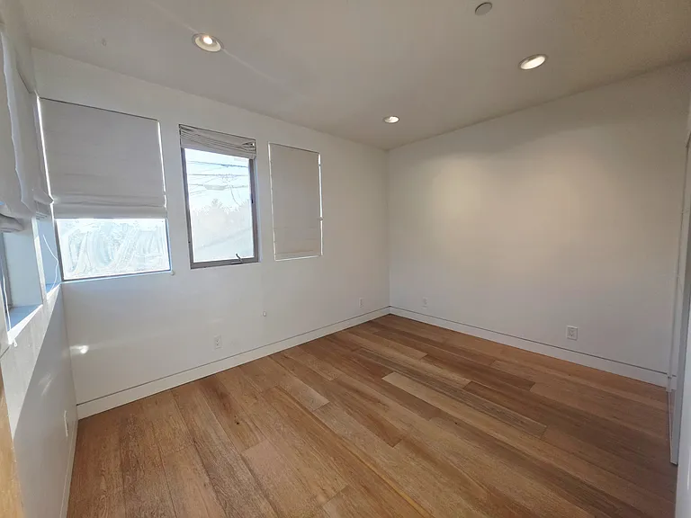 2830 Myrtle St — Photo 26