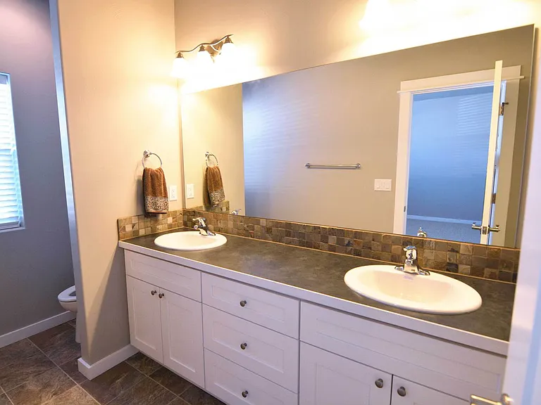 177 Laurel Pkwy — Photo 28