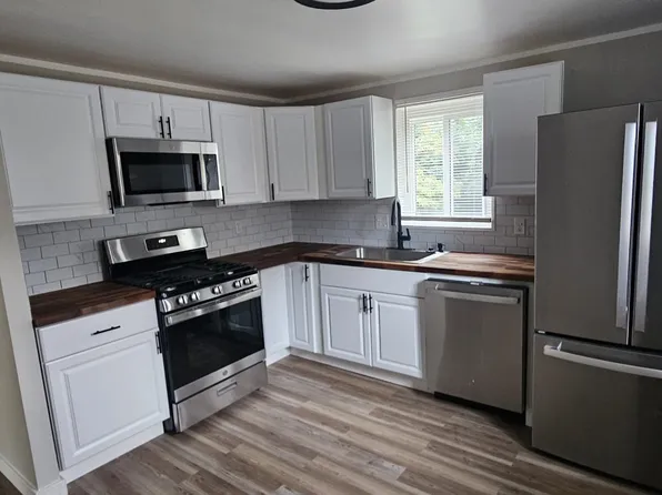 140 Harvard Dr, Pittsburgh, PA 15235