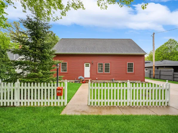 506 E River St, Monticello, MN 55362