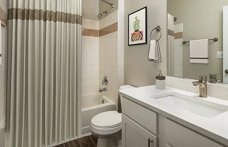 Butterfield Oaks Apartments — Photo 8