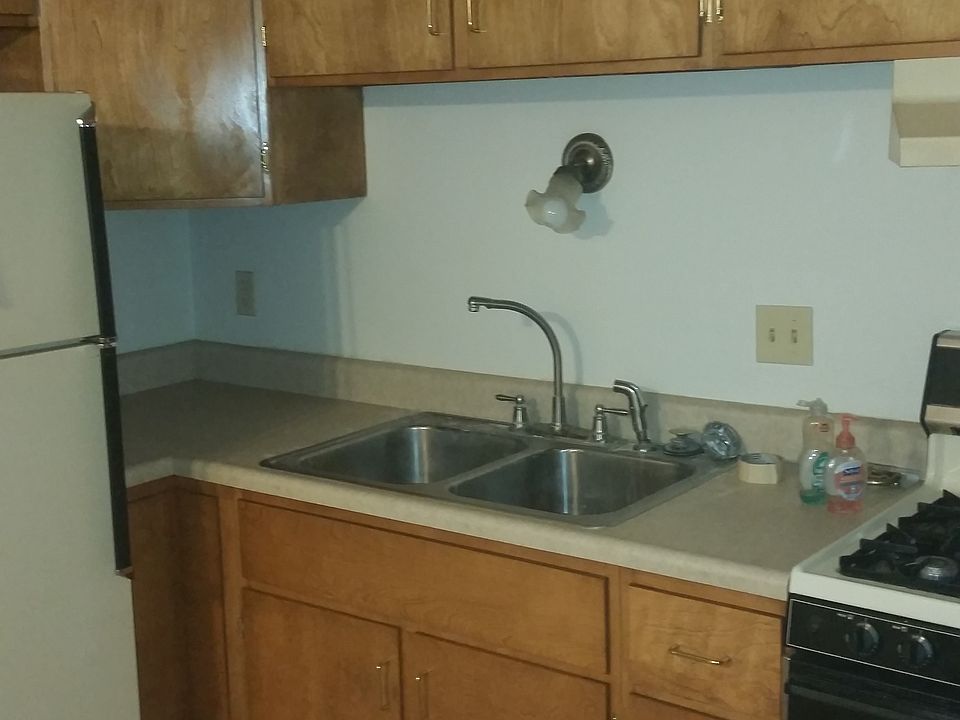 2nd image of 1949 Stafford Ln