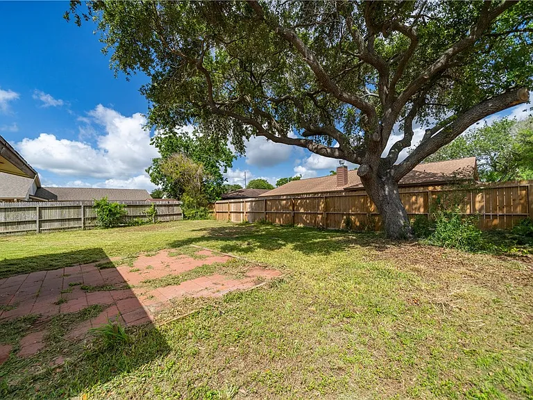 2445 Cricket Hollow St — Photo 40