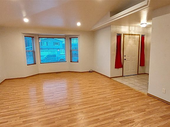 5th image of 1323 S Lakeway Drive