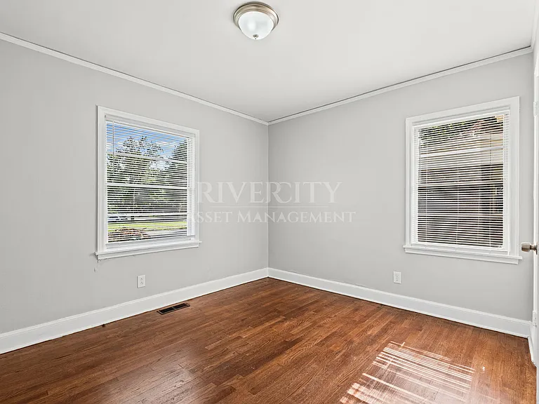 1232 Vaughn Rd — Photo 7