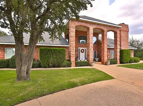 2nd image of 11 Winged Foot Cir E