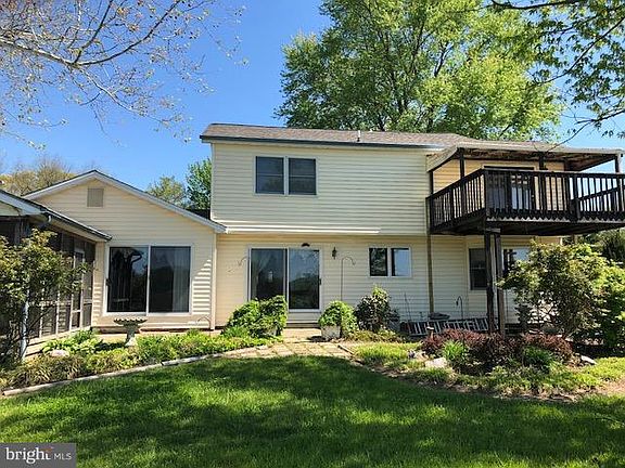 3rd image of 40608 Waterview Dr