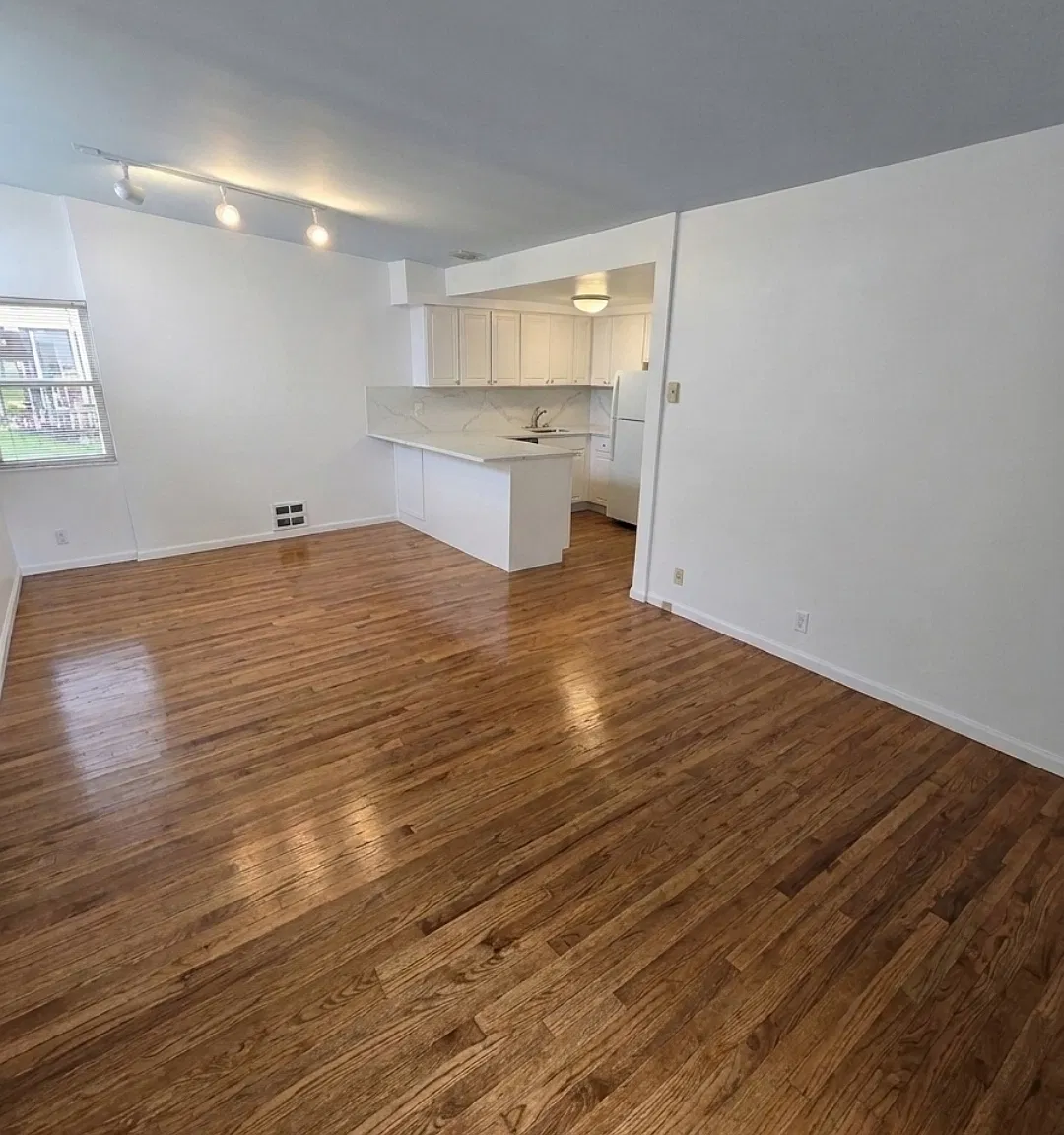 2 bed, 680 sqft, $2,100 — Photo 1