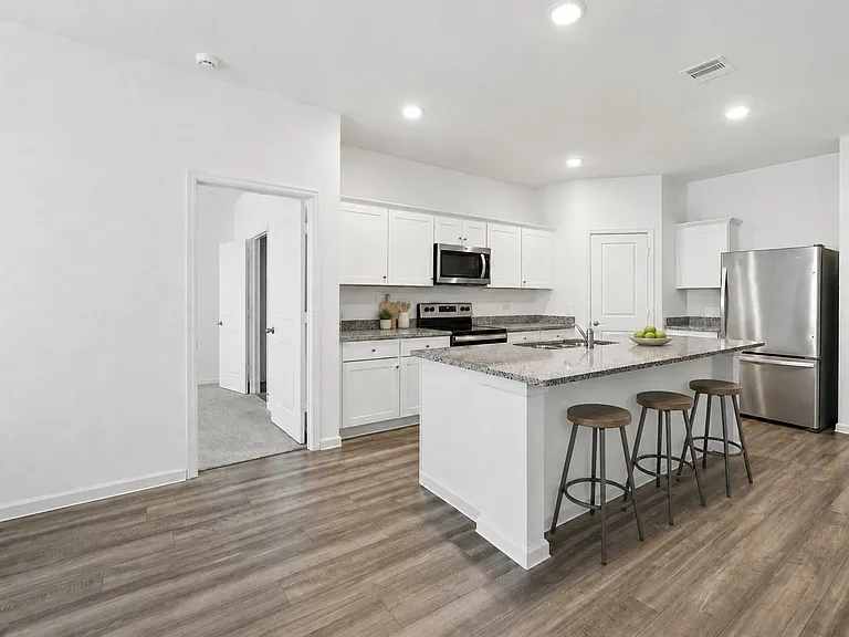 5830 Capri Forest Dr — Photo 7