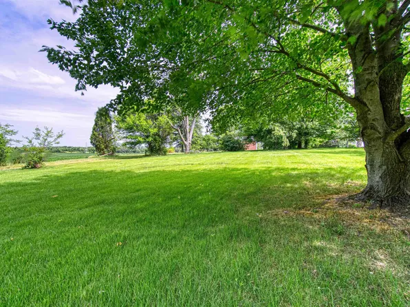 7444 Gardner Rd, Chandler, IN 47610