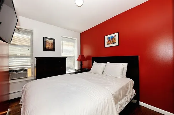 Rented by Eisenberg Exclusives | media 33