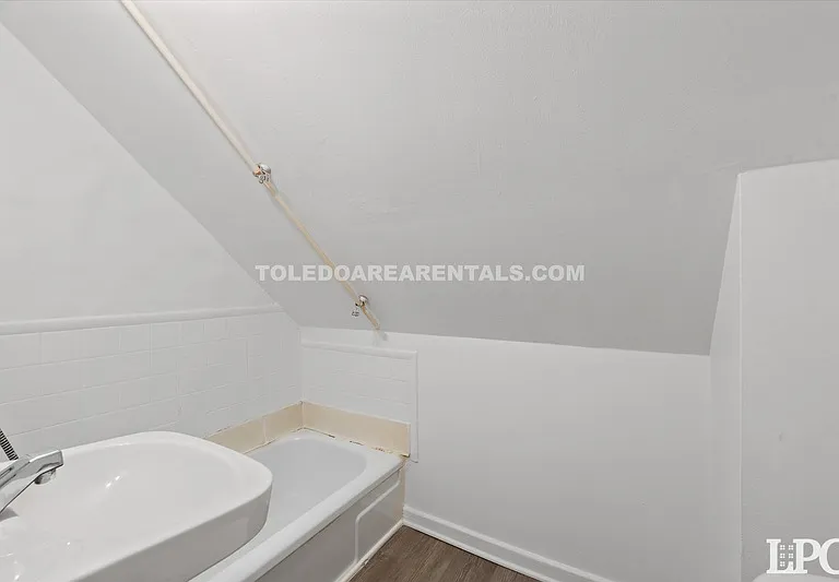 3843 Peru St #3 — Photo 14