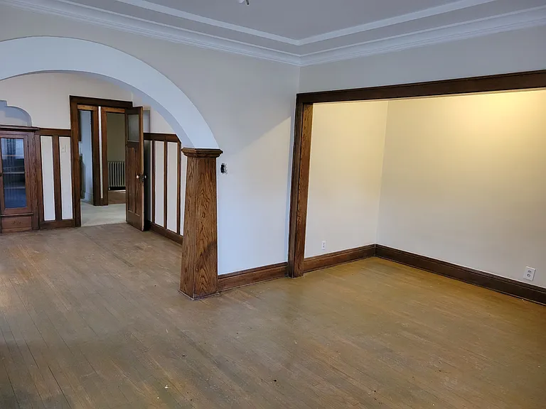 3343 N Oakland Ave — Photo 4