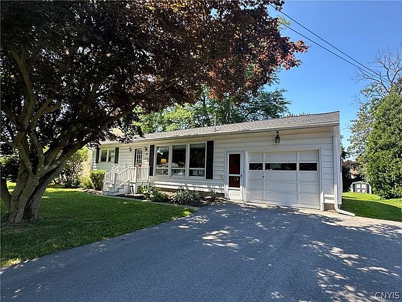 2nd image of 103 Grove Avenue Ext