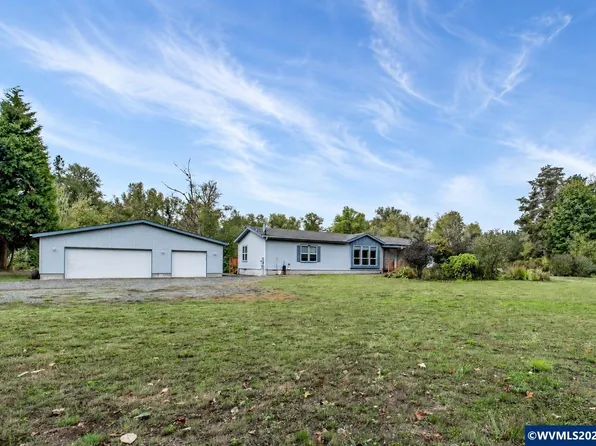15984 N Santiam Hwy SE, Stayton, OR 97383