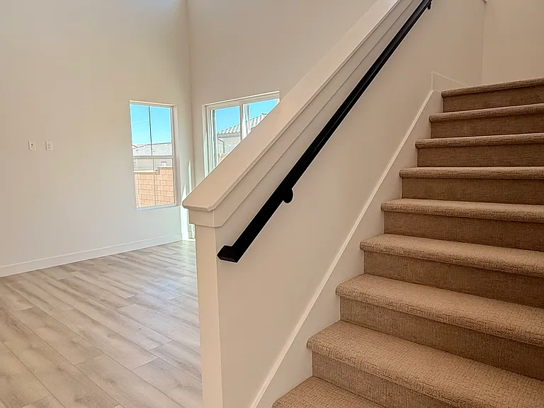 668 W Emerald Dr — Photo 15