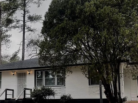 Beautiful ranch style lake view home