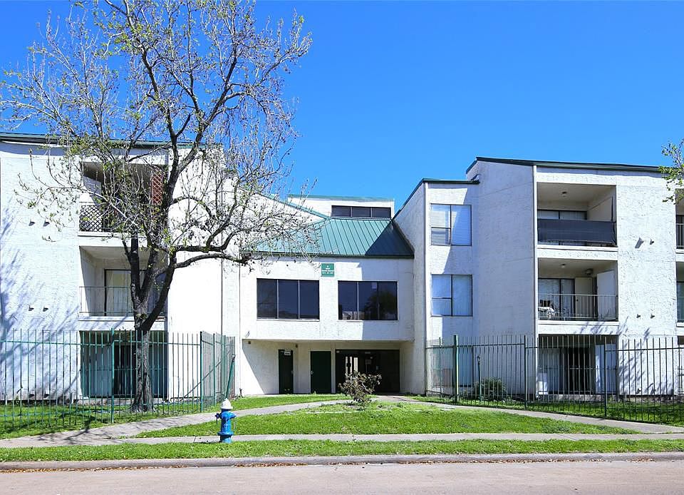 1st image of 2832 S Bartell Dr APT 5