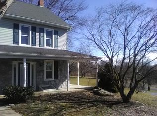 227 Turtle Hill Rd, Ephrata, PA 17522