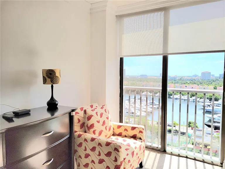 19707 Turnberry Way #14D — Photo 11