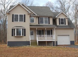 367 Wobbly Barn Rd, Henryville, PA 18332