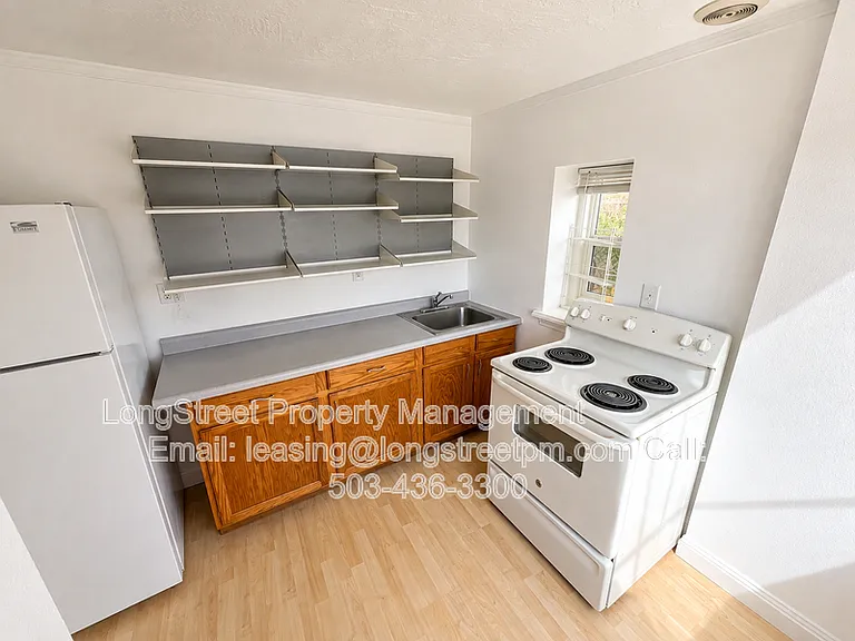 772 SW Broadway Dr #6 — Photo 9