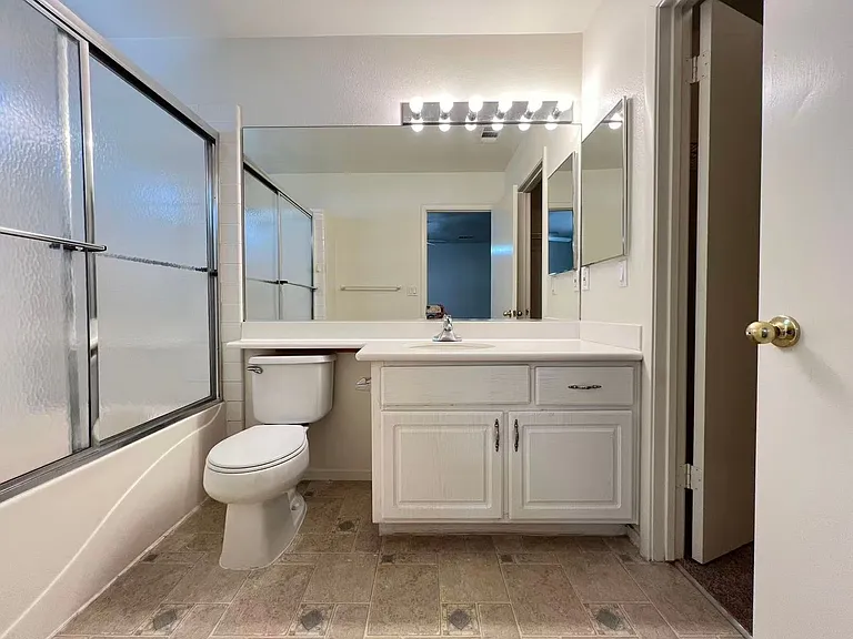 8704 Autumn Valley Ave — Photo 17