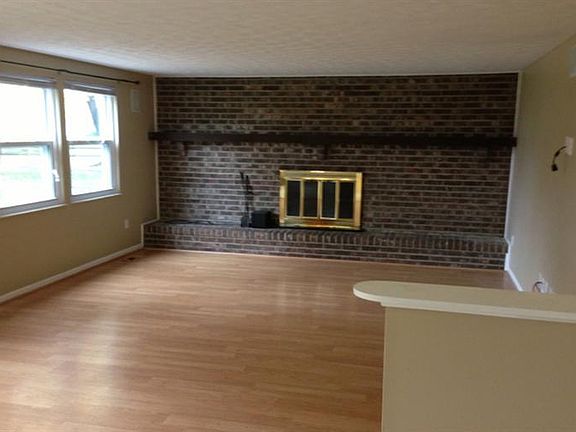 2nd image of 2087 Knightsbridge Dr