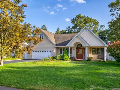 28 Dixie Lane, East Islip, NY, 11730