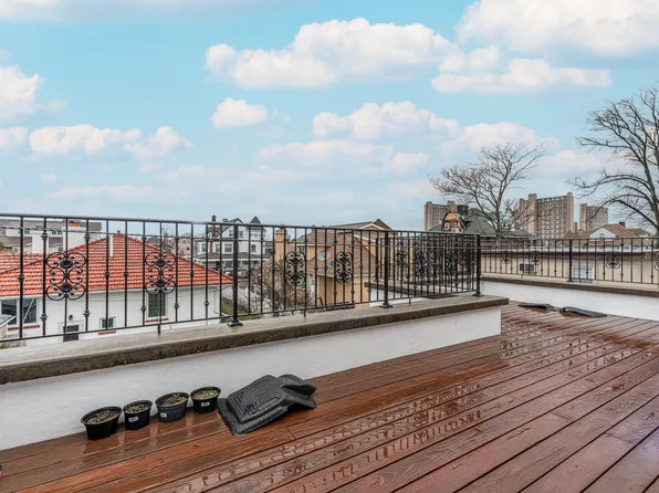 3817 Oceanic Avenue image 16 of 37