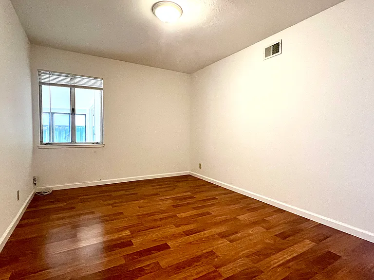 3708 Mauney Ct — Photo 17