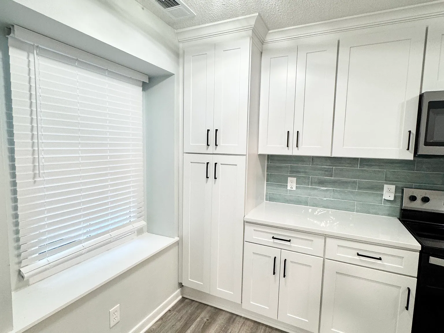2 bed, 1.5 bath, 1000 sqft, $1,895 — Photo 2