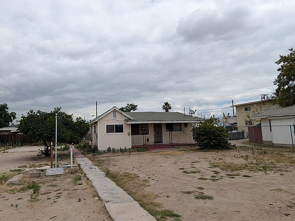 5th image of 219 W Maple St