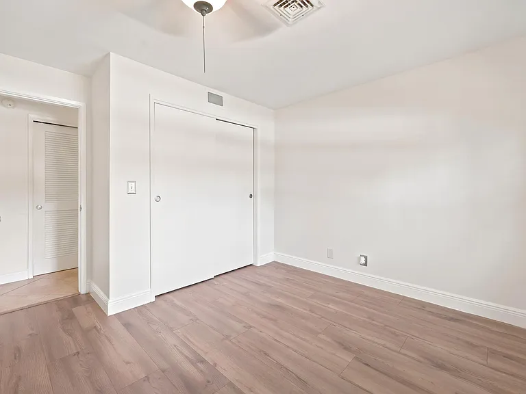 1222 SW 5th St — Photo 32