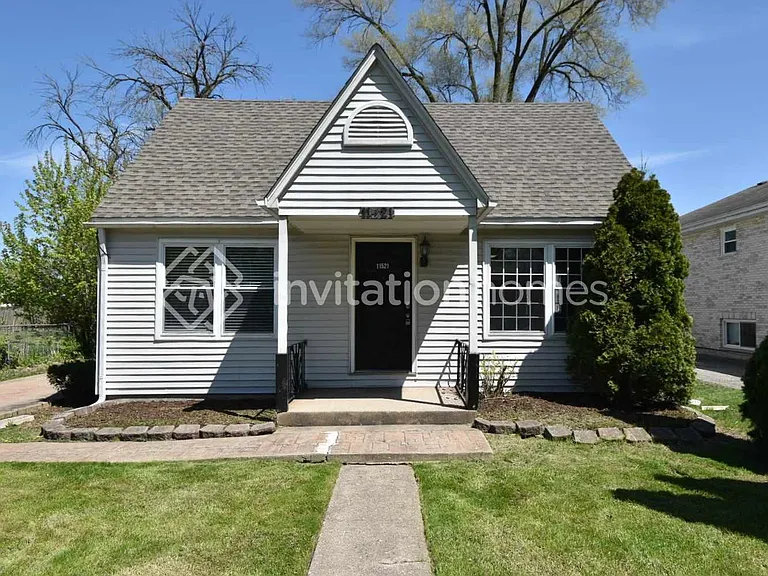 11521 S Karlov Ave — Photo 1