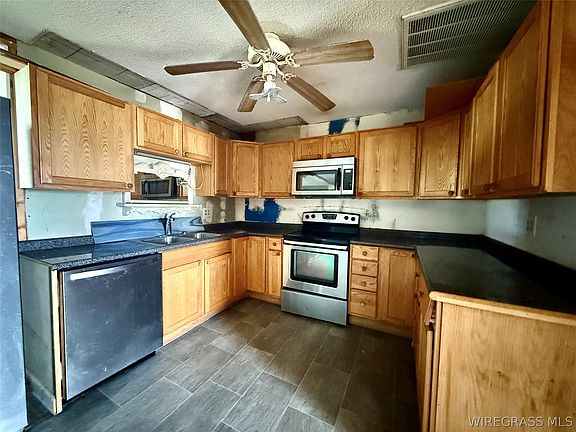 4th image of 111 S Forrest St