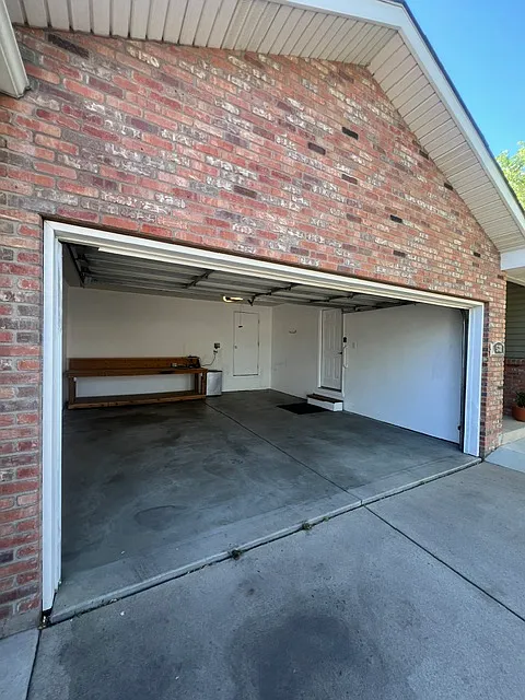 3 bed, 1400 sqft, $2,675 — Photo 3