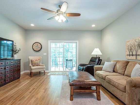 5th image of 2456 N Stonelake Cir