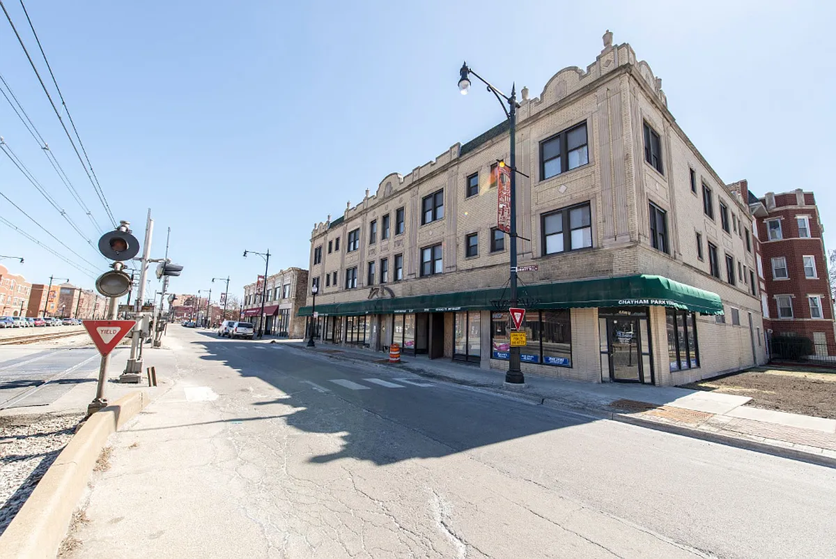 Building Photo - 2235 E 71st