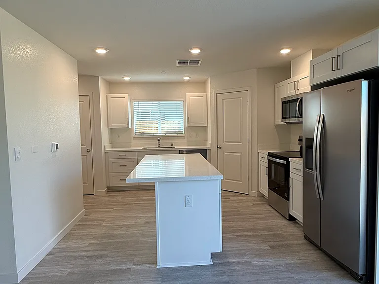 2041 Blue Star Dr — Photo 7