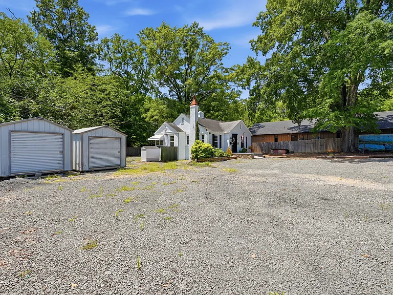 2603 W Carver St — Photo 4